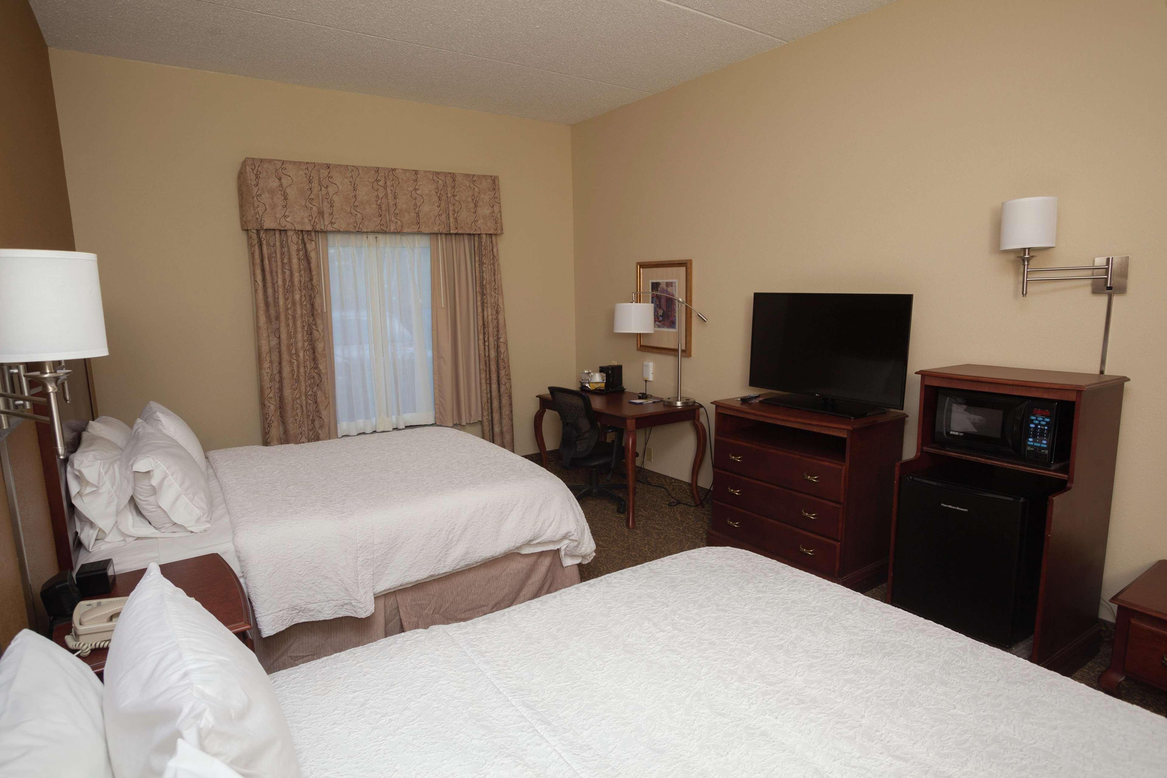 Hampton Inn Oneonta Exterior photo